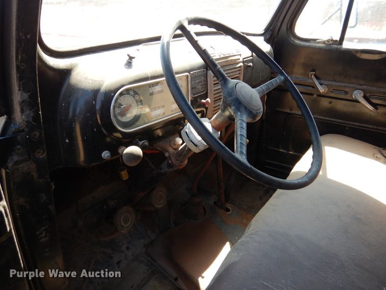 image for item DJ3109 1950 Ford F6 grain truck