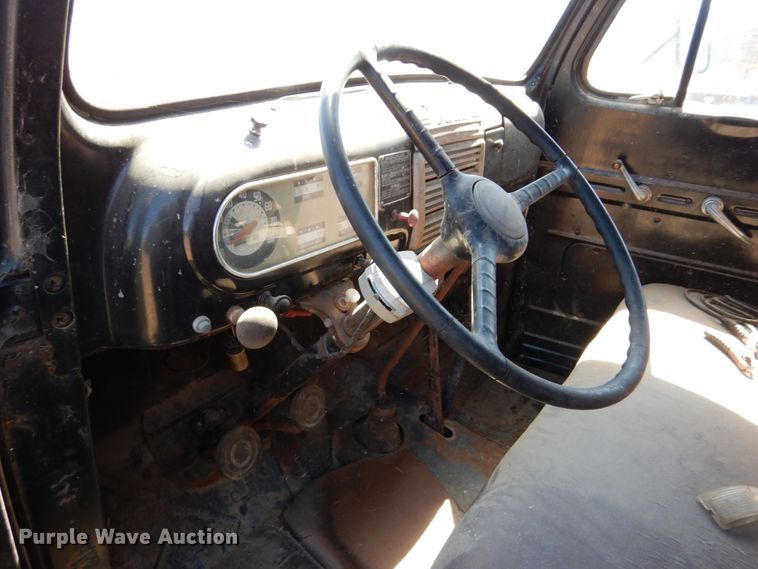 image for item DJ3109 1950 Ford F6 grain truck
