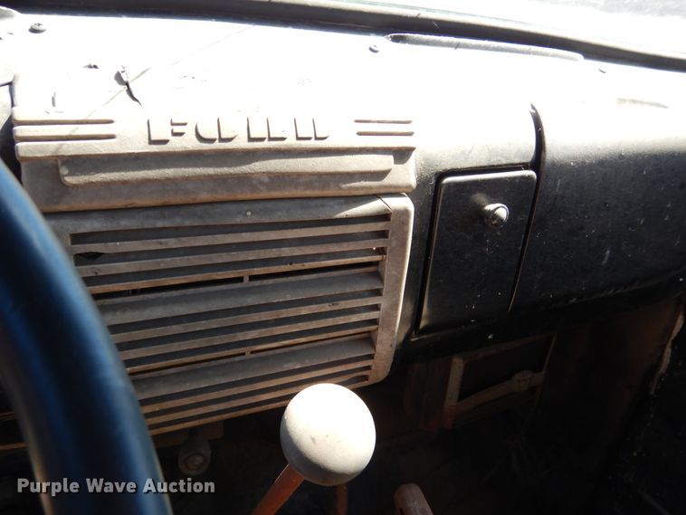 image for item DJ3109 1950 Ford F6 grain truck