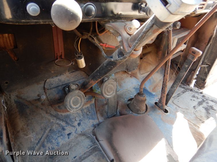 image for item DJ3109 1950 Ford F6 grain truck