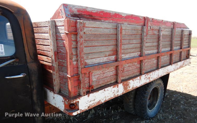image for item DJ3109 1950 Ford F6 grain truck