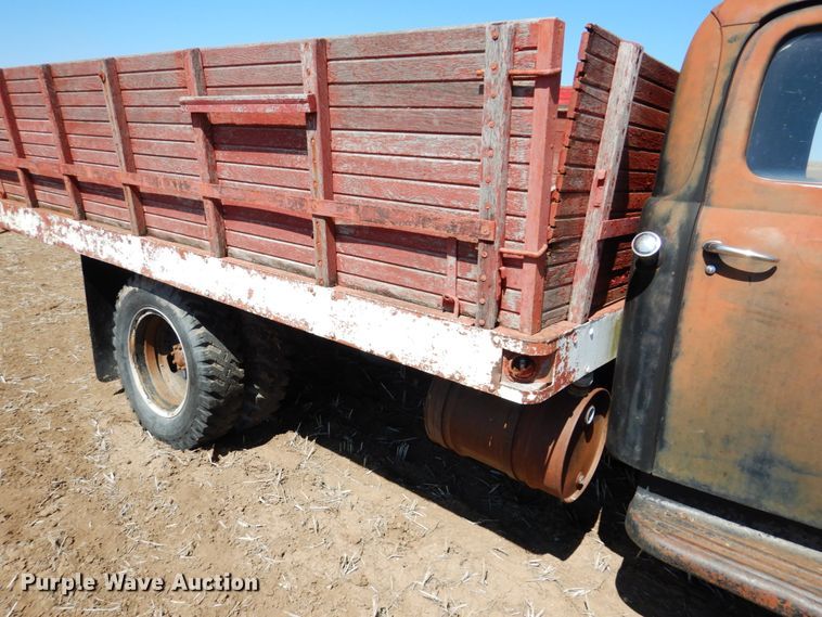 image for item DJ3109 1950 Ford F6 grain truck
