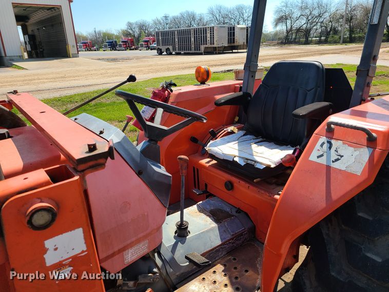 image for item EL9792 Kubota M5400 tractor