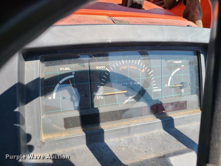 image for item EL9792 Kubota M5400 tractor