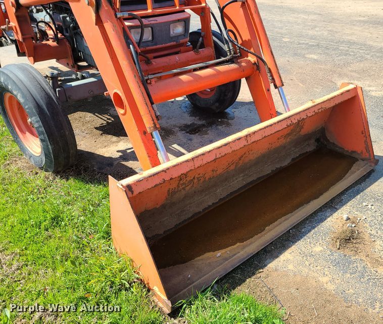 image for item EL9792 Kubota M5400 tractor