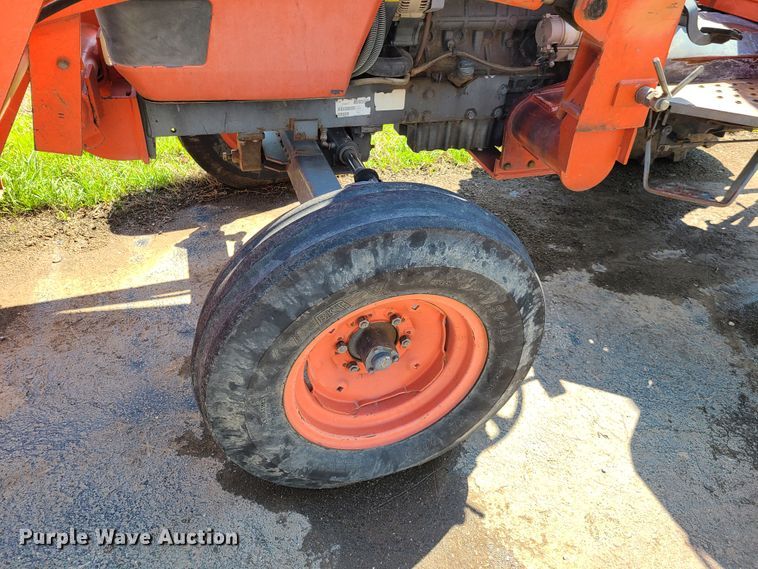 image for item EL9792 Kubota M5400 tractor