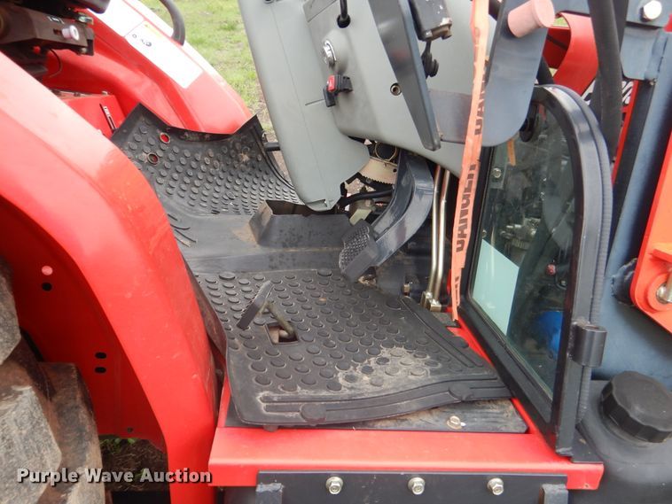 image for item ES9558 2007 Branson 4720i MFWD tractor