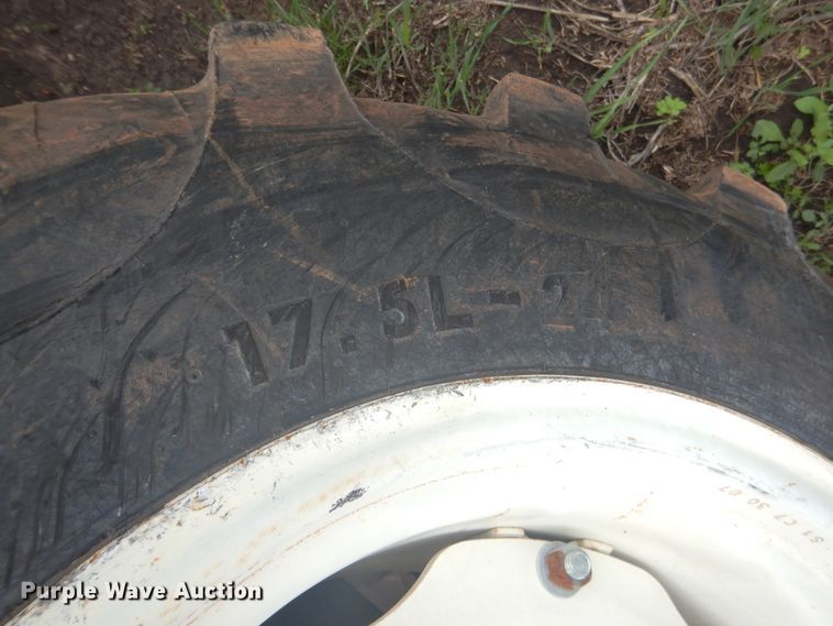 image for item ES9558 2007 Branson 4720i MFWD tractor