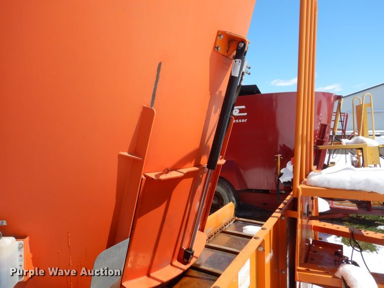 image for item FX9077 Valmetal 700 feed mixer