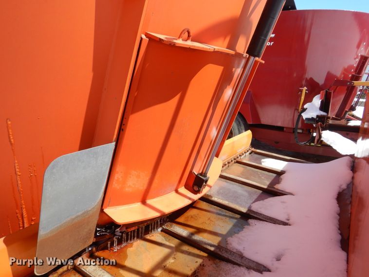 image for item FX9077 Valmetal 700 feed mixer