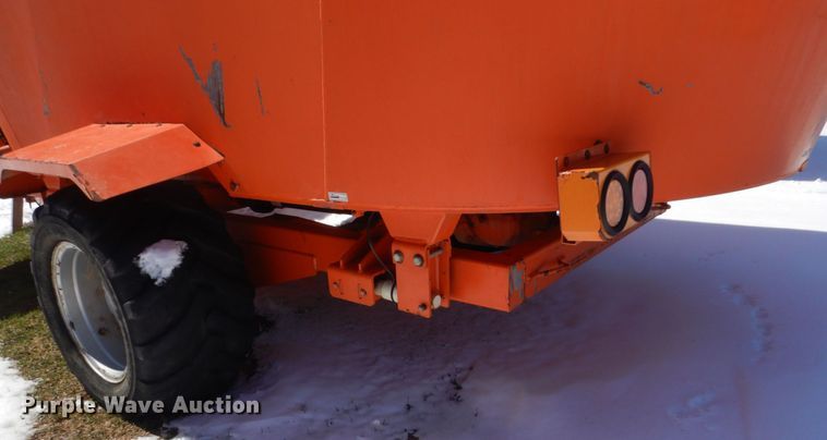 image for item FX9077 Valmetal 700 feed mixer