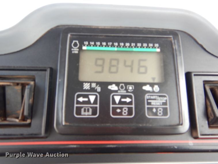 image for item GK9148 1998 Caterpillar Challenger 95E tractor