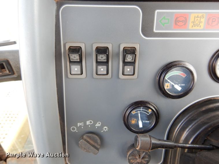 image for item GK9148 1998 Caterpillar Challenger 95E tractor