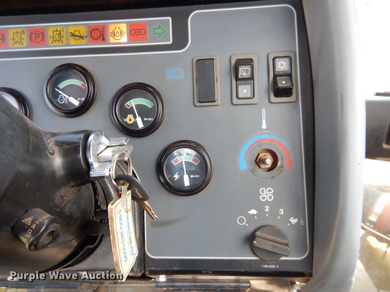 image for item GK9148 1998 Caterpillar Challenger 95E tractor