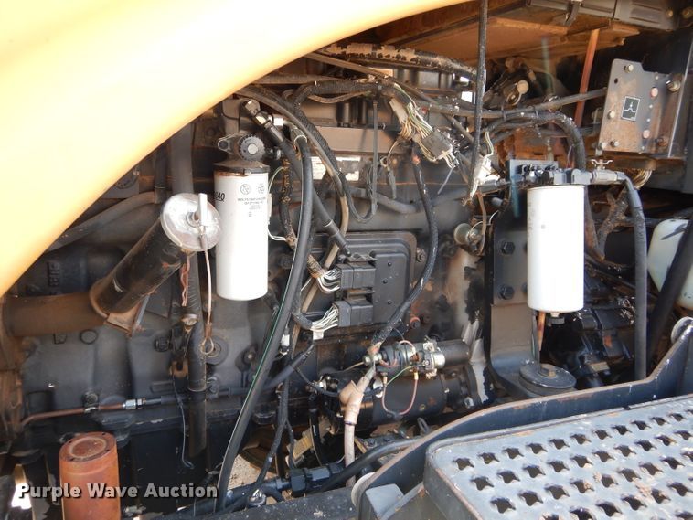 image for item GK9148 1998 Caterpillar Challenger 95E tractor