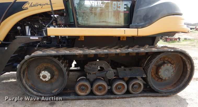 image for item GK9148 1998 Caterpillar Challenger 95E tractor