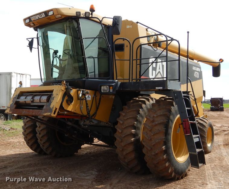 image for item GK9149 2001 Caterpillar Lexion 470 combine