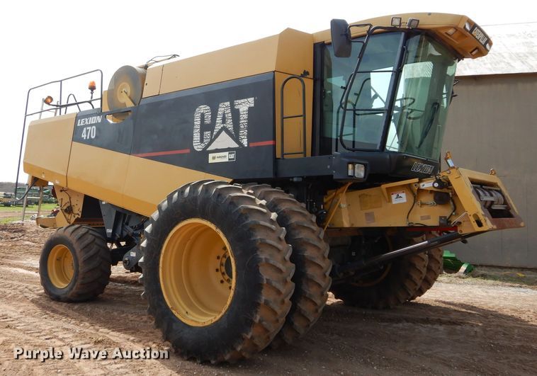 image for item GK9149 2001 Caterpillar Lexion 470 combine