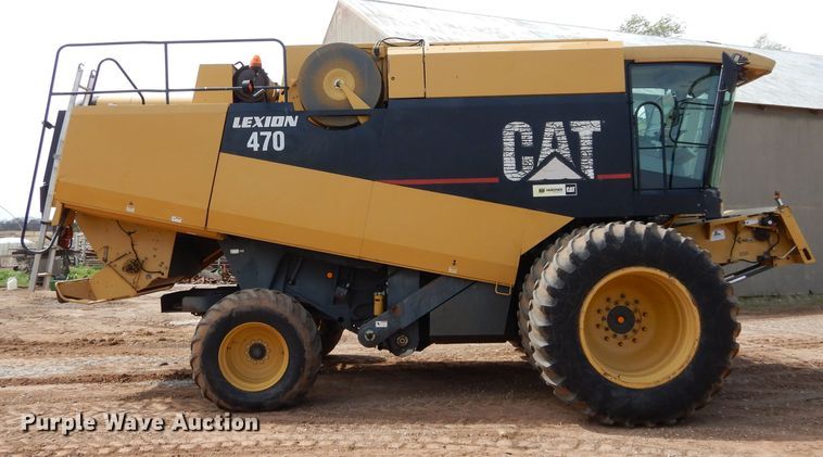 image for item GK9149 2001 Caterpillar Lexion 470 combine