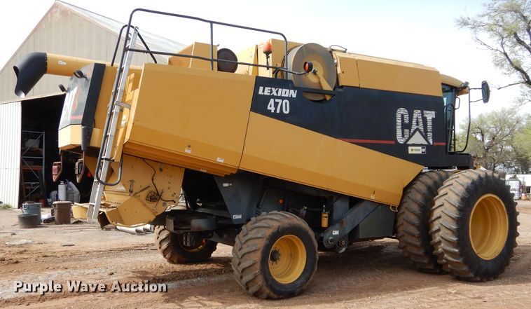 image for item GK9149 2001 Caterpillar Lexion 470 combine