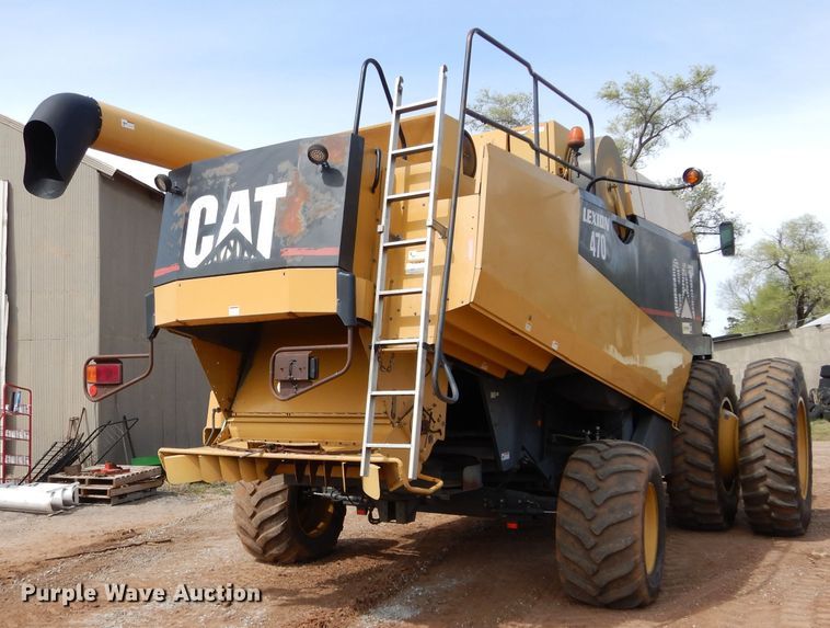 image for item GK9149 2001 Caterpillar Lexion 470 combine