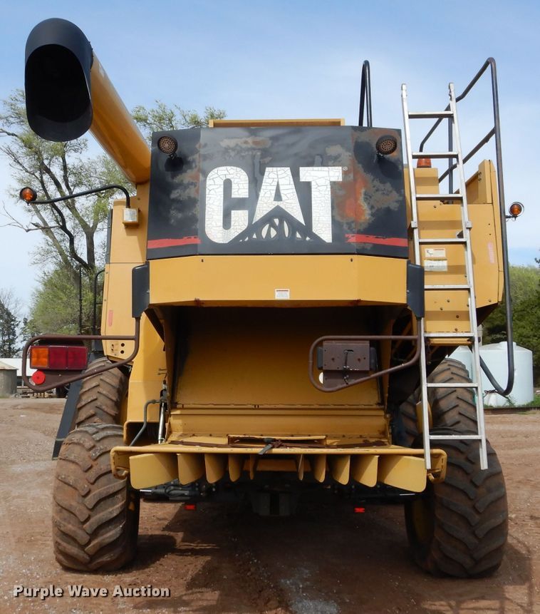 image for item GK9149 2001 Caterpillar Lexion 470 combine