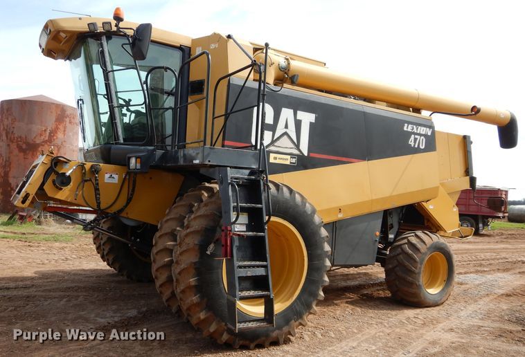 image for item GK9149 2001 Caterpillar Lexion 470 combine