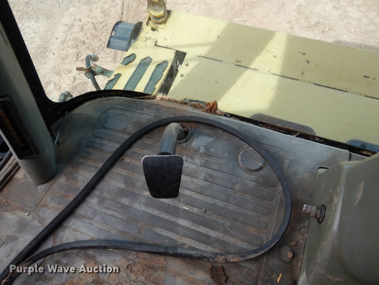 image for item GK9149 2001 Caterpillar Lexion 470 combine