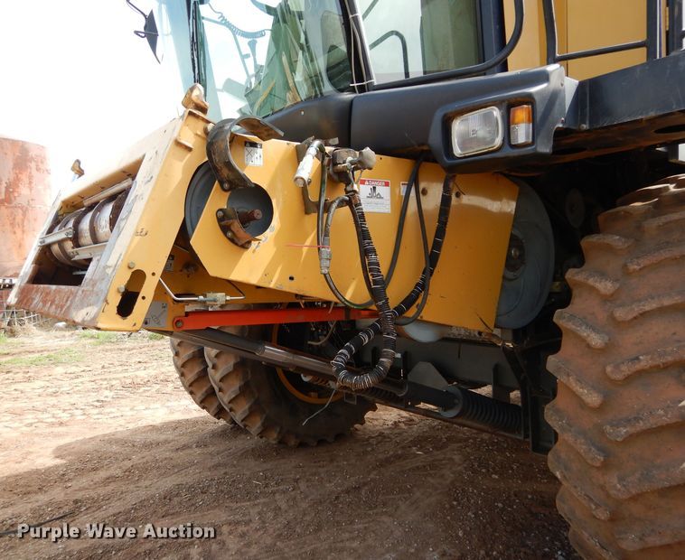 image for item GK9149 2001 Caterpillar Lexion 470 combine