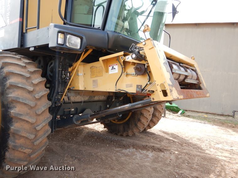 image for item GK9149 2001 Caterpillar Lexion 470 combine