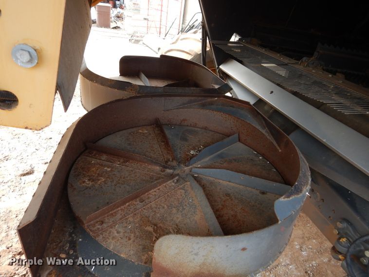 image for item GK9149 2001 Caterpillar Lexion 470 combine