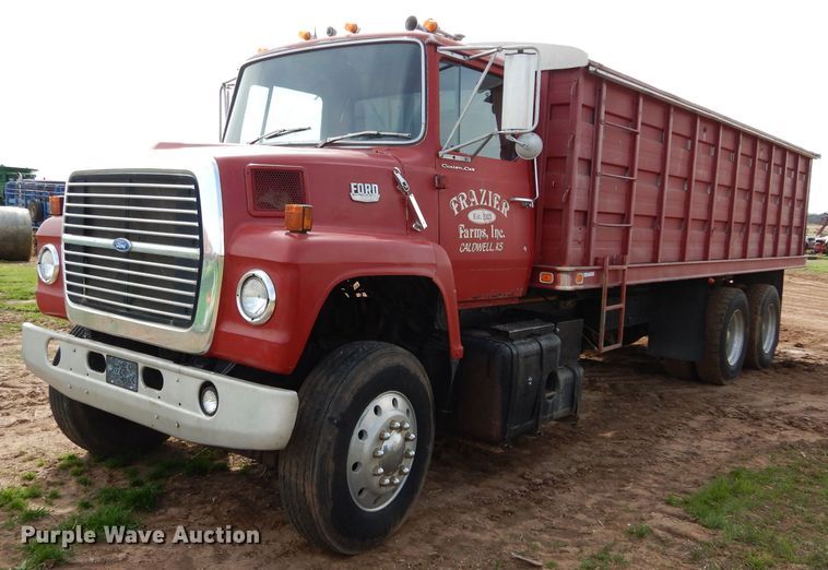 image for item GK9150 1977 Ford F900 grain truck