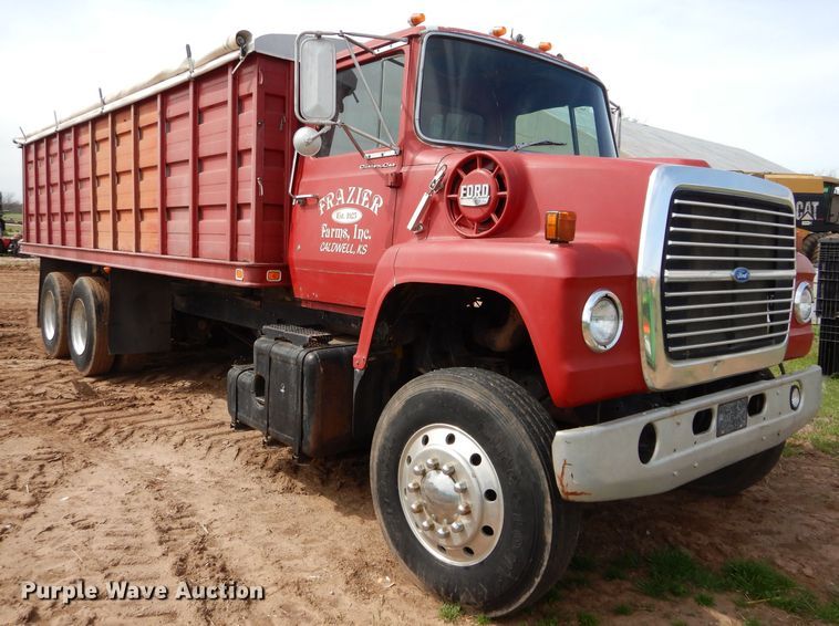 image for item GK9150 1977 Ford F900 grain truck