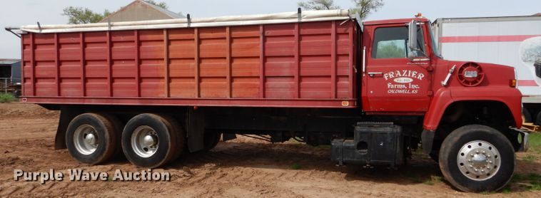 image for item GK9150 1977 Ford F900 grain truck