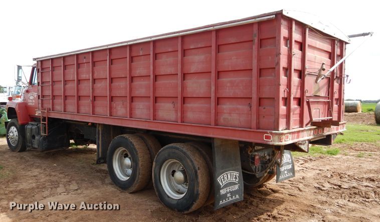 image for item GK9150 1977 Ford F900 grain truck