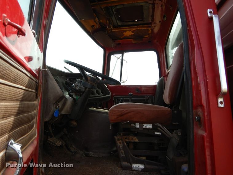 image for item GK9150 1977 Ford F900 grain truck