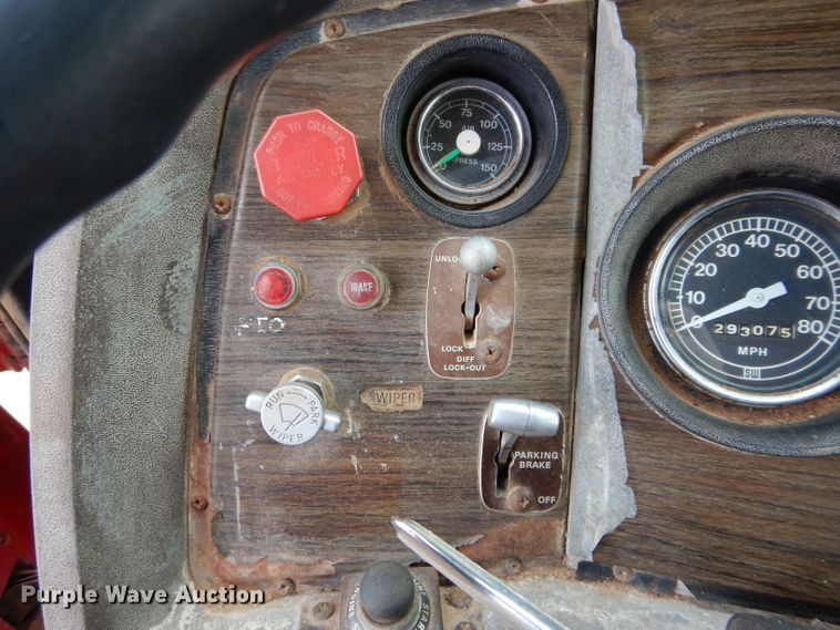 image for item GK9150 1977 Ford F900 grain truck