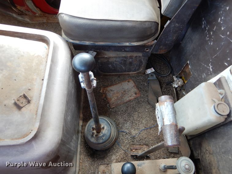 image for item GK9150 1977 Ford F900 grain truck