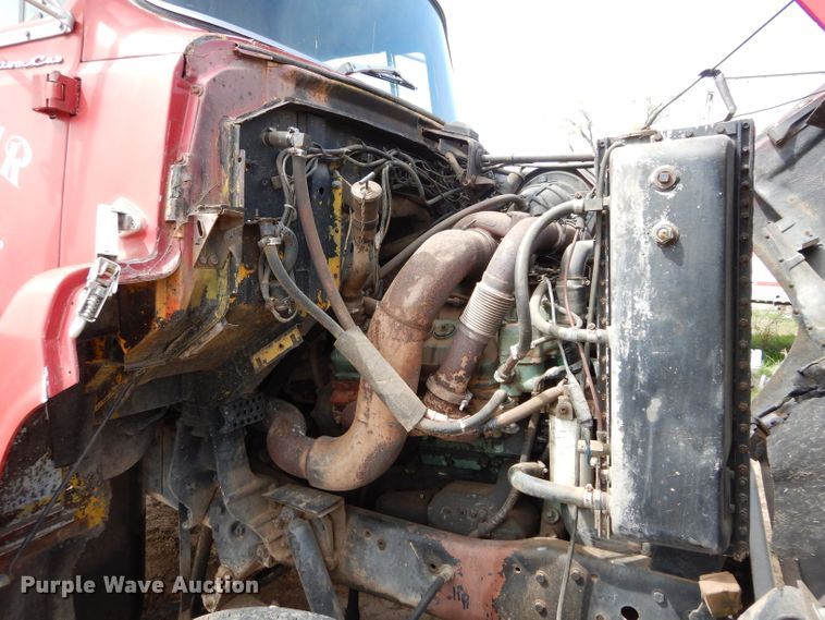 image for item GK9150 1977 Ford F900 grain truck