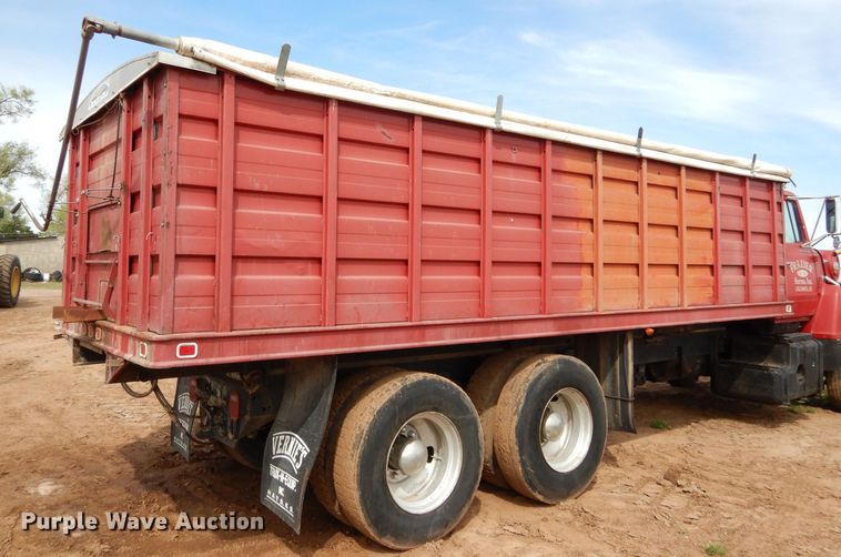 image for item GK9150 1977 Ford F900 grain truck