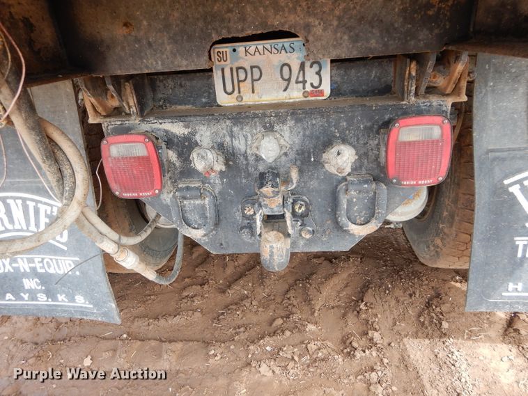 image for item GK9150 1977 Ford F900 grain truck