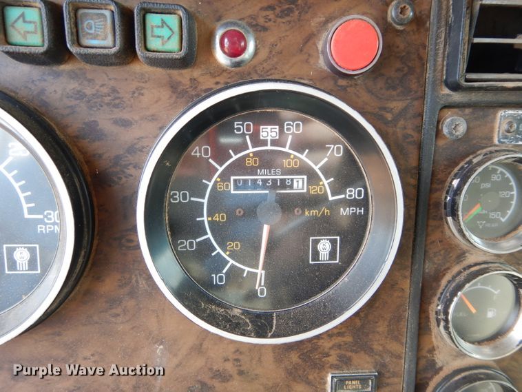 image for item GK9151 1990 Kenworth T600 semi truck