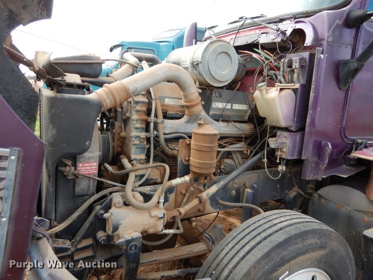 image for item GK9151 1990 Kenworth T600 semi truck