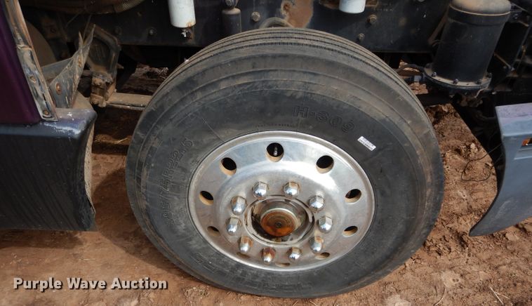 image for item GK9151 1990 Kenworth T600 semi truck