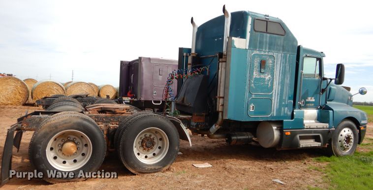 image for item GK9152 1993 Kenworth semi truck
