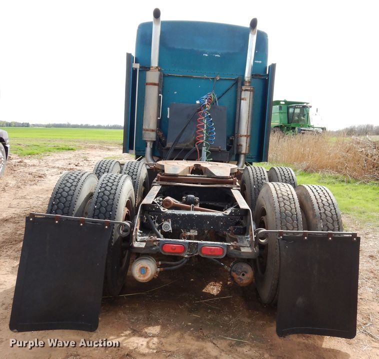 image for item GK9152 1993 Kenworth semi truck