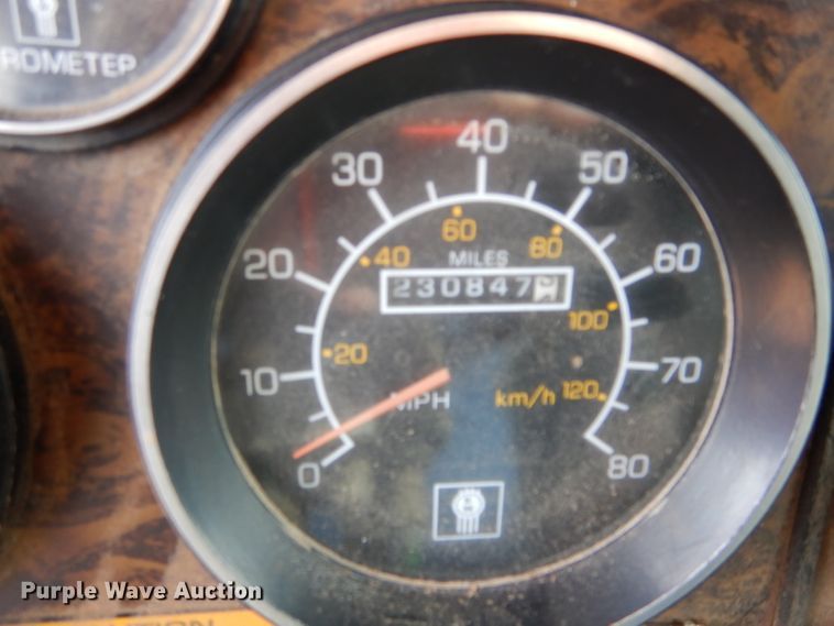 image for item GK9152 1993 Kenworth semi truck