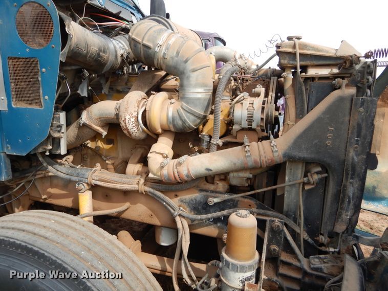 image for item GK9152 1993 Kenworth semi truck