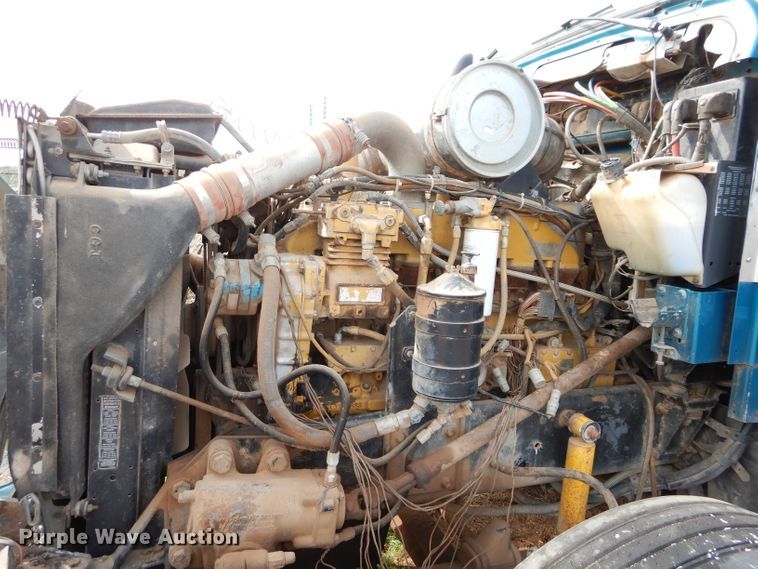 image for item GK9152 1993 Kenworth semi truck