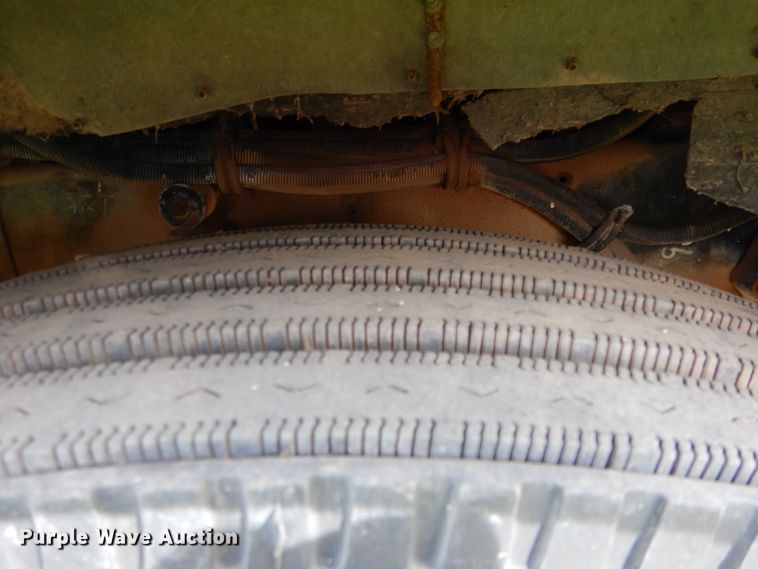 image for item GK9152 1993 Kenworth semi truck